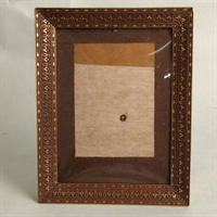 Billedramme i messing med brun dekoration, gammel fotoramme. Billedåbning 11 x 15 cm.